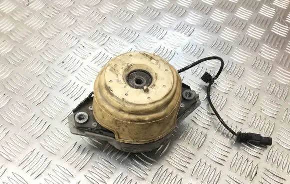 Mercedes-Benz GL X166 Engine mount bracket A1662406917