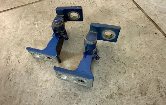 Front door hinge set