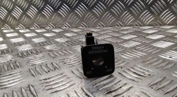 Lexus GS 300 350 430 450H Passenger airbag on/off switch 1581B51