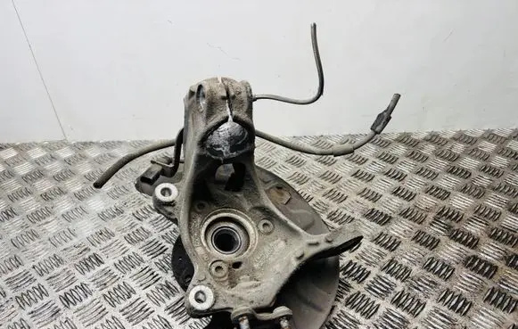 Volkswagen PASSAT B8 Front wheel hub 5Q0407258C