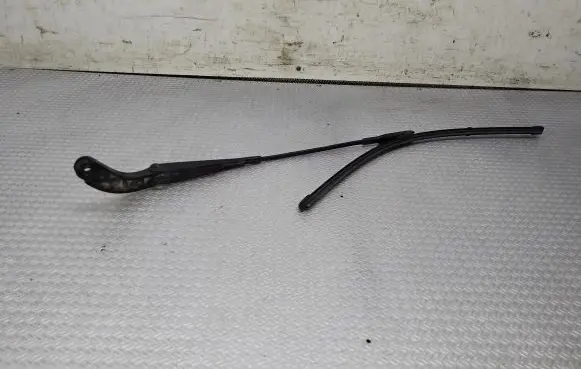 Mercedes-Benz A W169 Windshield/front glass wiper blade A1698200240