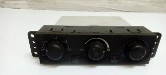 Mitsubishi Space Wagon Climate control unit