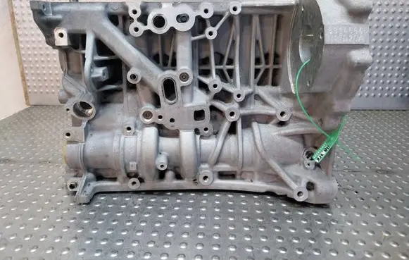 BMW 3 E90 E91 Engine block S26372356 7797922 N47D20A