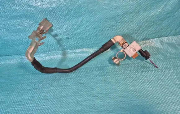 Volkswagen Golf VII Negative earth cable (battery) 5Q0915181G 10072015