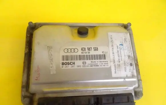 Audi A8 S8 D3 4E Engine control unit/module 4E0907560