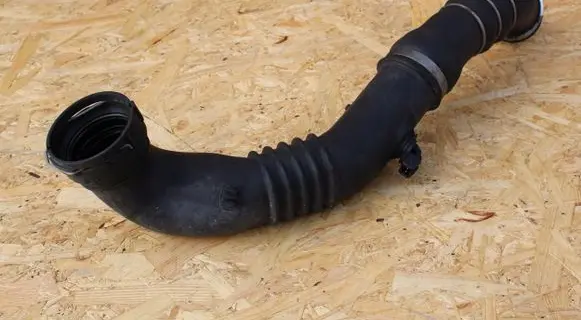 BMW 1 E81 E87 Intercooler hose/pipe 7798692
