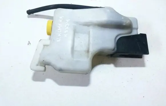 Nissan Almera Windshield washer fluid reservoir/tank