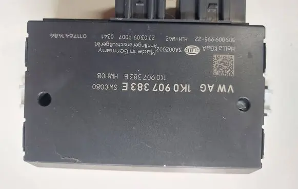 Volkswagen Tiguan Tow bar trailer control unit/module 1K0907383E