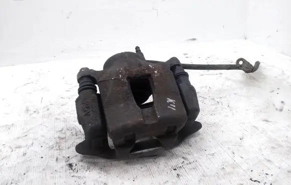 Toyota Corolla Verso E121 Front brake caliper
