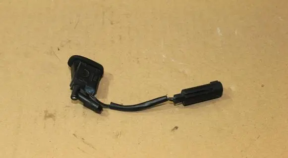Windshield washer spray nozzle