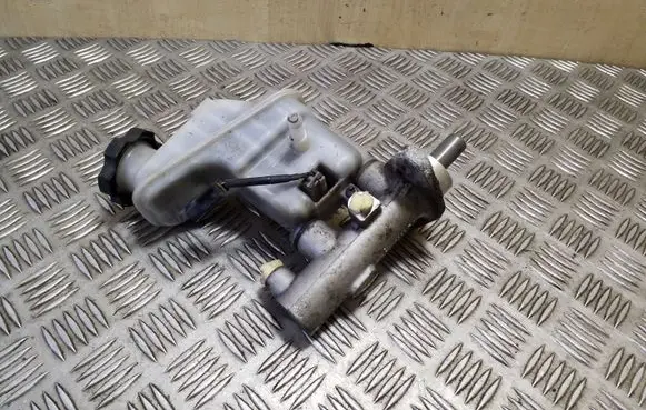 KIA Sorento Master brake cylinder 341116