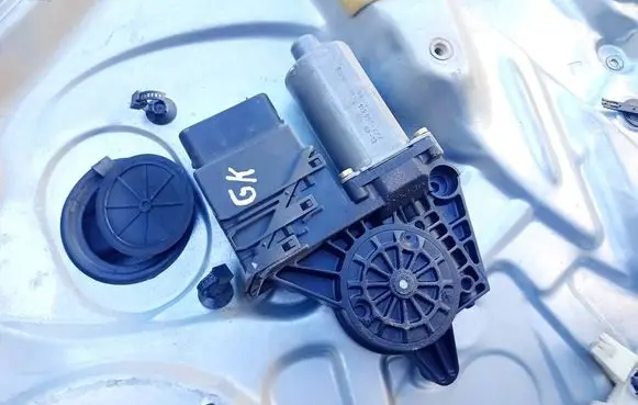 Skoda Superb B5 (3U) Rear door window regulator motor 119095XXX