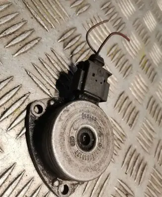 Mercedes-Benz C W203 Camshaft pulley/ VANOS 2710510177