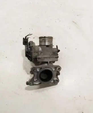 Toyota Yaris Throttle valve 261000N030