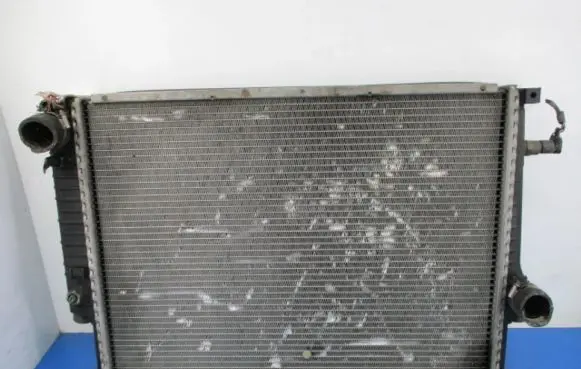 BMW 7 E32 Coolant radiator 1723464