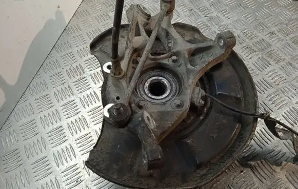 Mercedes-Benz E W212 Rear wheel hub A2115402417