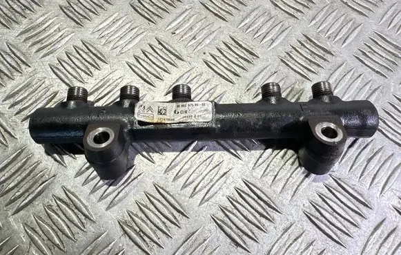 Ford Focus Fuel main line pipe 968529758002 121470844 28497Z01