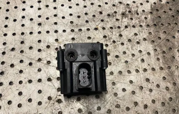 BMW X5 E70 Air suspension valve block 