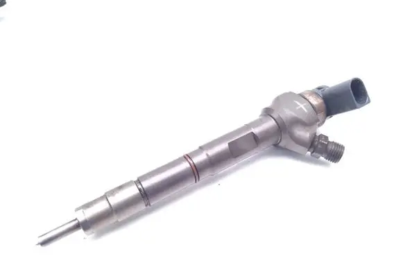 Skoda Octavia Mk3 (5E) Fuel injector 04L130277G 0445110477