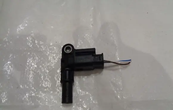 Peugeot 5008 II Camshaft position sensor 9677493380