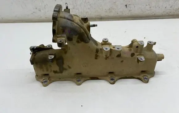Toyota Hilux VIII Intake manifold 24E2177D