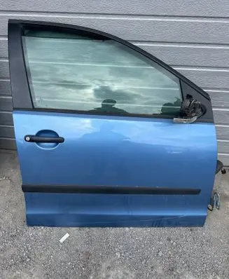 Volkswagen Polo IV 9N3 Front door 
