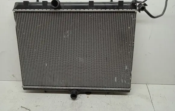 Citroen C4 I Picasso Coolant radiator 9680533480
