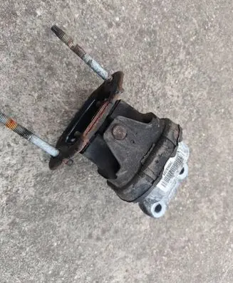Chrysler 300 - 300C Engine mount bracket 04578190AC