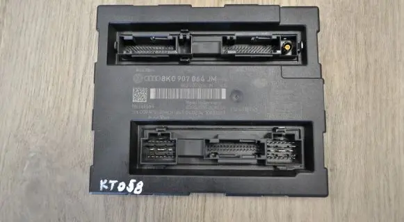 Audi A5 8T 8F Comfort/convenience module 8K0907064