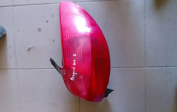 Peugeot 206 Rear/tail lights 2531G