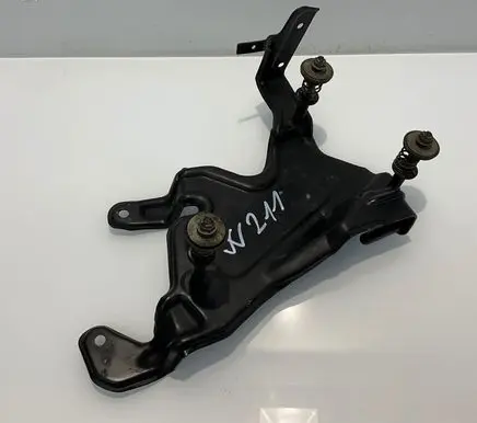 Mercedes-Benz E W211 Pneumatic air compressor holding bracket A2113201843 2113201843