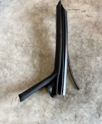Opel Cascada Rubber seal front coupe door 13370008