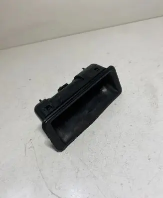 Tailgate opening switch