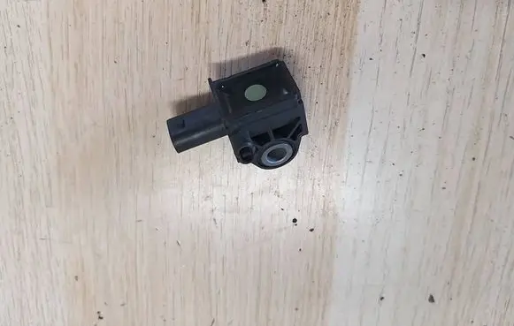 Volkswagen Golf VII Airbag deployment crash/impact sensor 5Q0959651