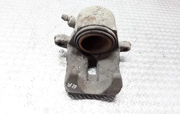 Suzuki Grand Vitara I Front brake caliper