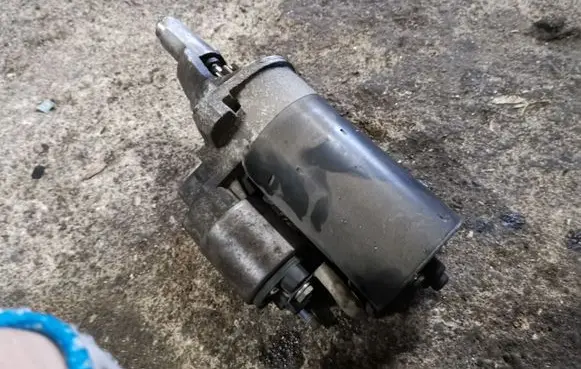 Audi A4 S4 B7 8E 8H Starter motor