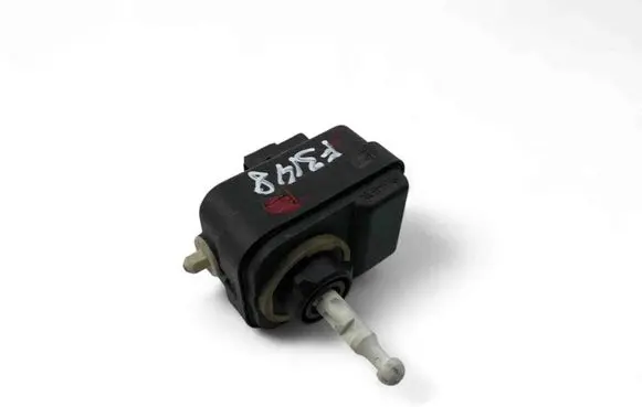 Volvo S60 Headlight level adjustment motor 89033263