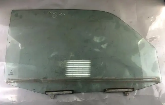 Mitsubishi Pajero Pinin Front door window/glass (coupe) 