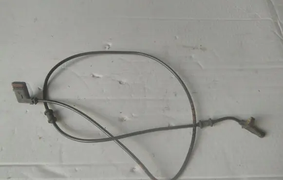 Mercedes-Benz C AMG W203 ABS rear brake sensor A2035401317