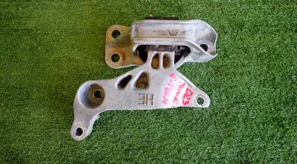 Nissan Juke II F16 Engine mount bracket 112320745R