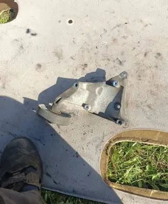 Opel Astra G A/C compressor mount bracket 24459840
