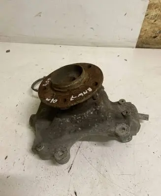 BMW 7 E65 E66 Front wheel hub