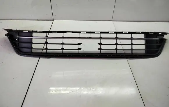 Volkswagen Golf Sportsvan Front bumper lower grill 510853677 510853677H