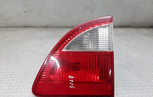 Tailgate rear/tail lights