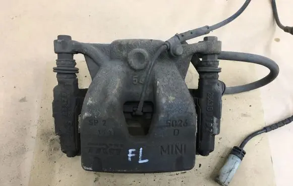 Mini Cooper Countryman R60 Front brake caliper 2863B8092