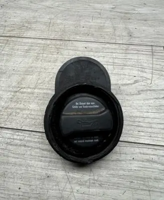 Volkswagen Sharan Oil filler cap 7M3103179