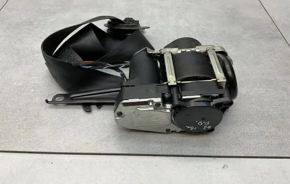 Volkswagen PASSAT B8 Front seatbelt 636199000B
