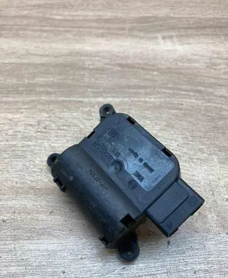 Audi A3 S3 8P Air flap motor/actuator 1K1907511D 0132801338