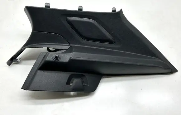 Volvo XC40 (D)pillar trim (top) 32244155 32244157