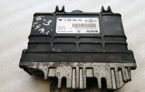 Volkswagen Golf III Engine control unit/module 032906026G 26SA0000 0261203647